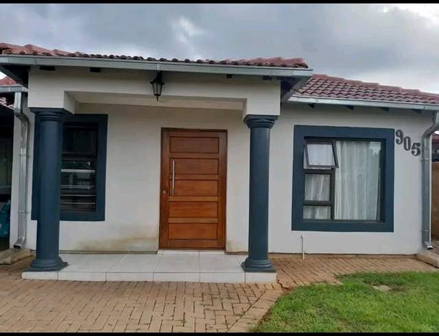3 BEDROOM HOUSE FOR SALE IN ROSSLYN